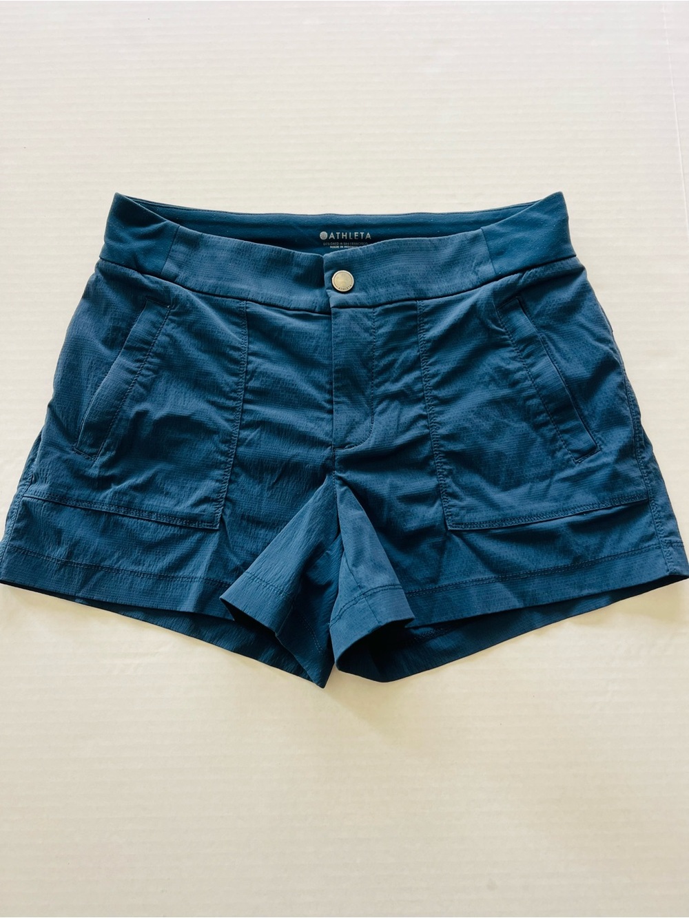 Athleta Trekkie Navy Blue Everyday Performance Shorts Size 2